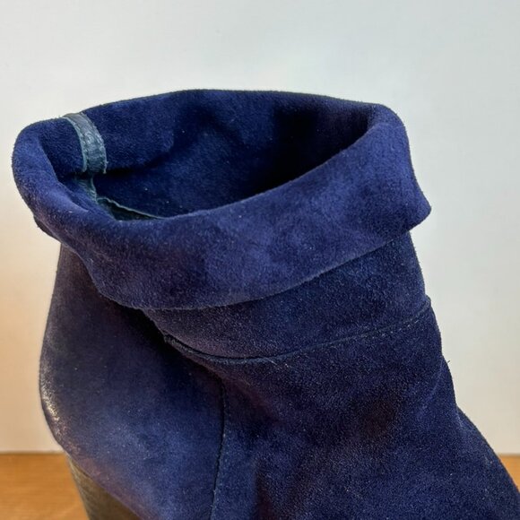 Blue suede Aldo boots - Picture 2 of 6